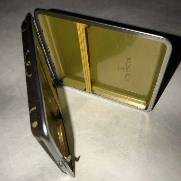 Louis Vuitton Rare Vintage Cigarette Case/ Perfect Hand Size Accessory - Unisex - Picture 13 of 15